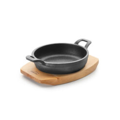 Lacor Serveerpan 18,5 cm op Houten Plank Magma